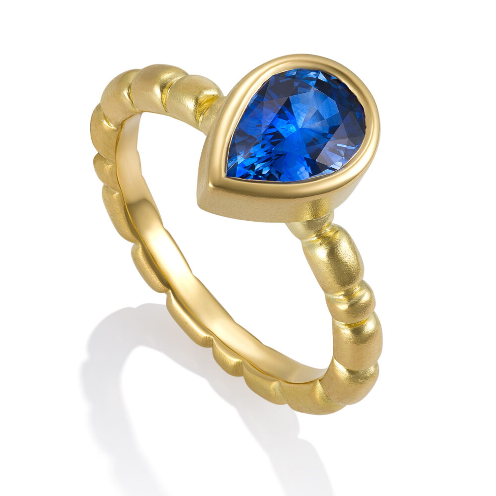 Pear Sapphire Coral Stacking Band in 18K Gold